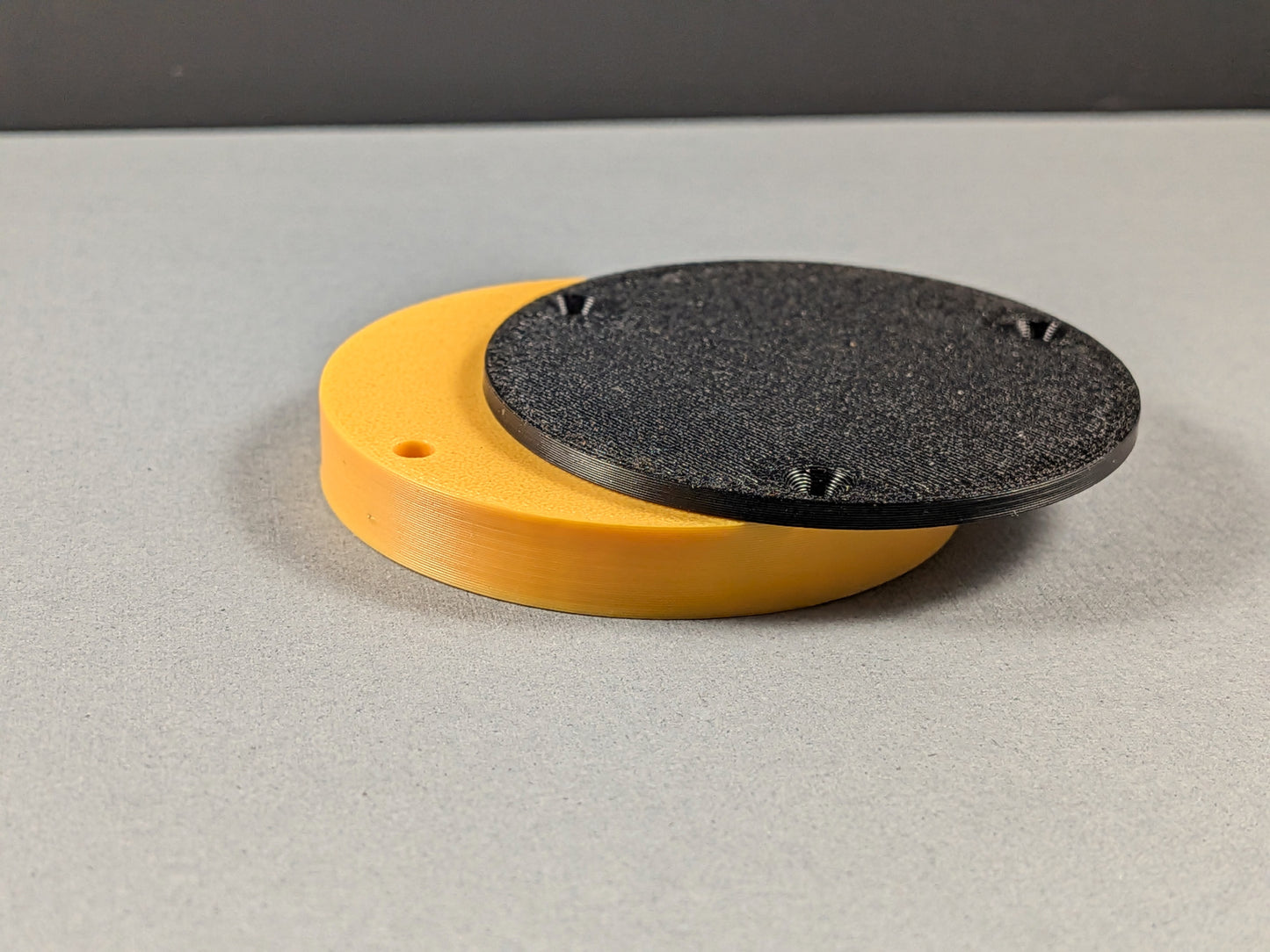 Toggle Cavity Cover Screw Locator with Speck