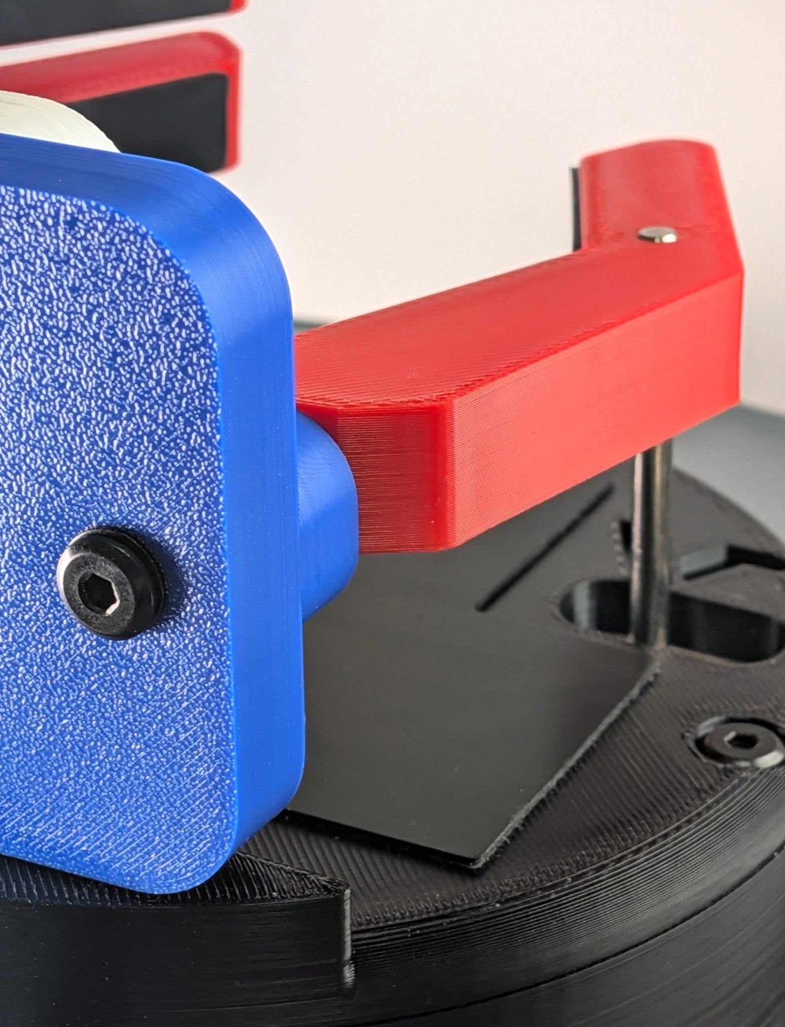Zor Deca Liberty Edition | Mechanical Desk Mug & Cup Holder - Right Side View Image - Jayrus Labs