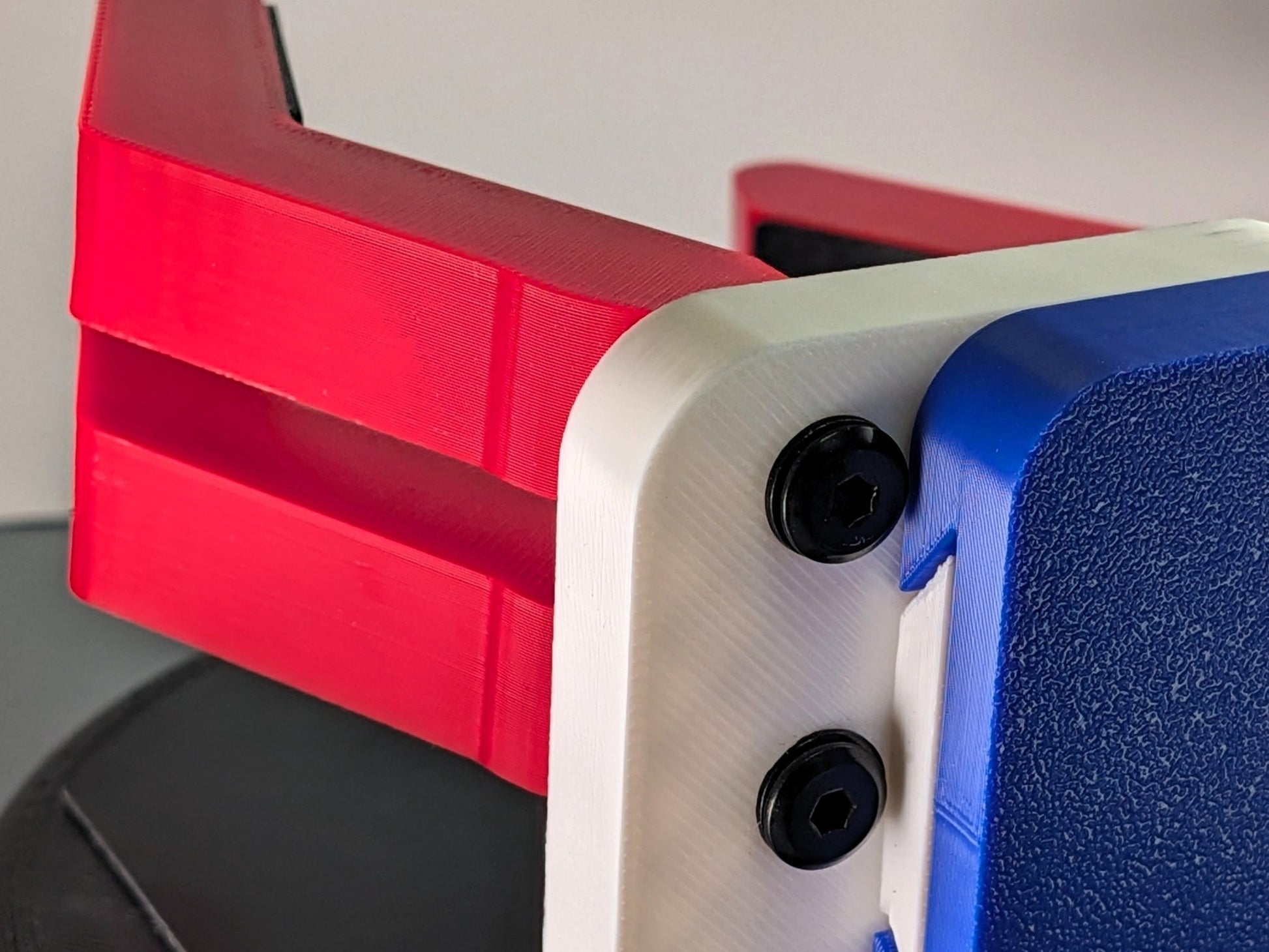 Zor Deca Liberty Edition | Mechanical Desk Mug & Cup Holder - Left Side Upper View Image - Jayrus Labs